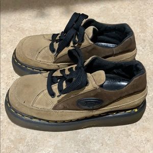 Dr Martens brown & tan lace up shoes